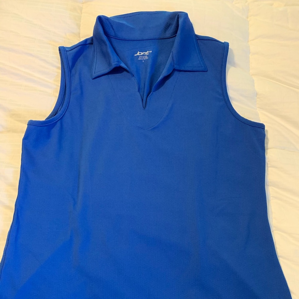 Sleeveless Jofit golf shirt.